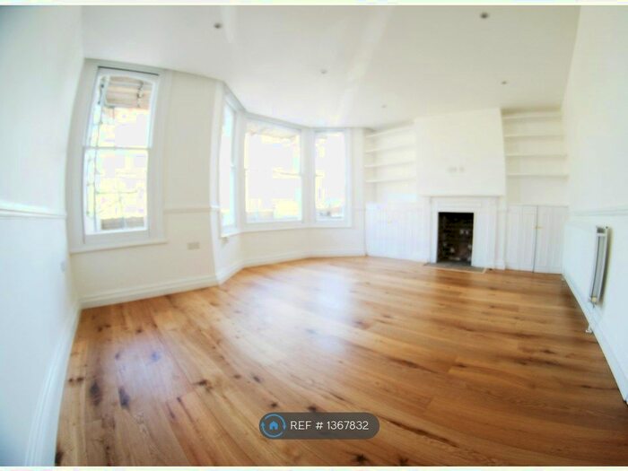 3 Bedroom Flat To Rent In London, London, NW10