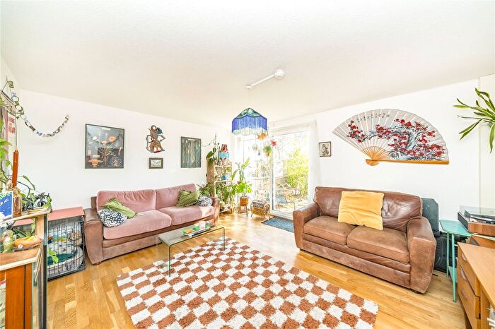 3 Bedroom Maisonette To Rent In Mandarin Court, Edward Street, London, SE8