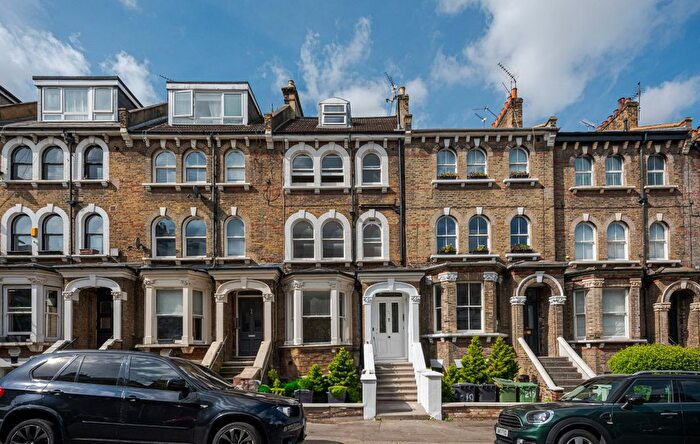3 Bedroom Flat For Sale In Victoria Rise, London, SW4