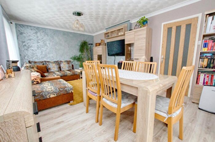 2 Bedroom Flat For Sale In Malwood Avenue, Southampton, Hampshire, SO16