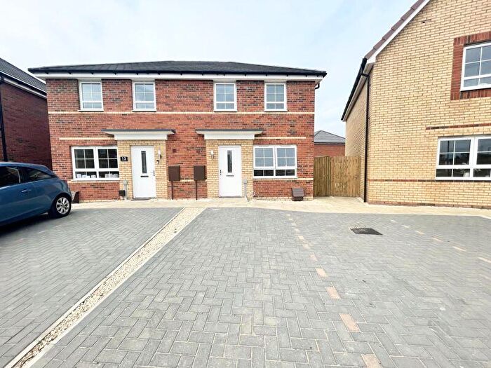 3 Bedroom Semi-Detached House To Rent In Wellington Avenue, New Waltham, DN36