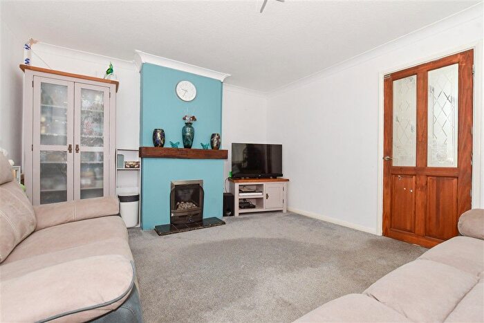 3 Bedroom Semi-detached House For Sale In Freemens Way, Deal, Kent, CT14