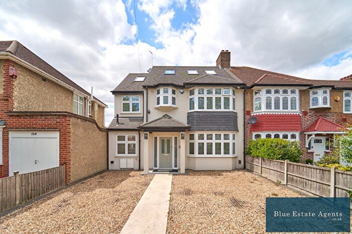 5 Bedroom Semi-Detached House For Sale In Burns Way, Hounslow, TW5