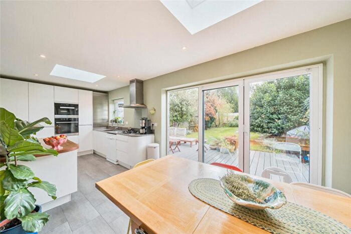3 Bedroom Maisonette For Sale In Foxgrove Road, Beckenham, BR3