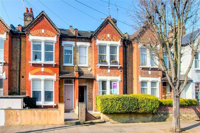 1 Bedroom Flat To Rent In Dingwall Road, Earlsfield, SW18