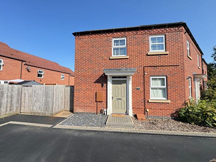 2 Bedroom Apartment To Rent In Ruthyn Close, Ashby-de-la-Zouch, LE65