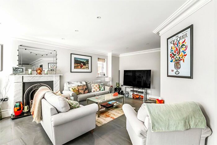 6 Bedroom Detached House For Sale In Maybury Hill, Woking, GU22