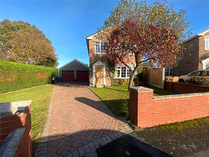 3 Bedroom Detached House For Sale In Ravenswood Drive, Auckley, Doncaster, South Yorkshire, DN9