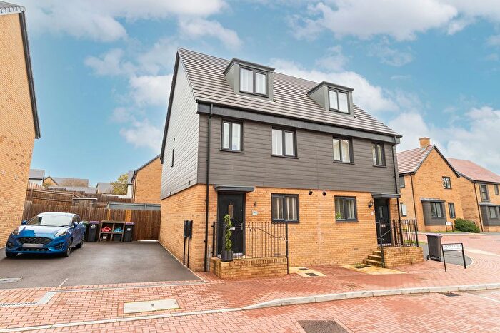 3 Bedroom Semi Detached House For Sale In Rhodfa'r Eos, Pontrhydyrun, NP44