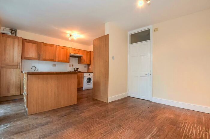 4 Bedroom Town House To Rent In Hornby Close, Swiss Cottage, NW3