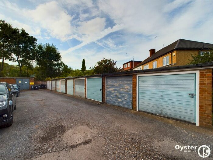 Property To Rent In Southdene Court, Pymmes Green Road, N11