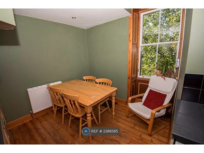 2 Bedroom Flat To Rent In Wardlaw Street, Edinburgh, EH11