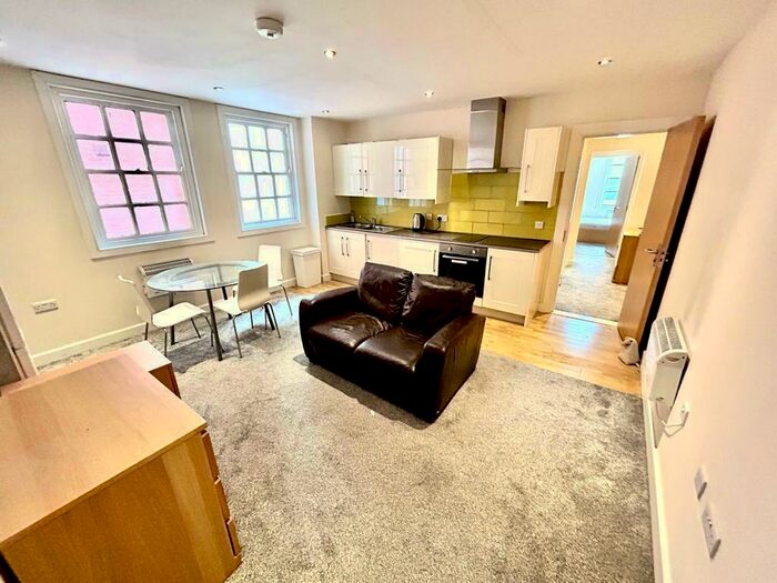 3 Bedroom Flat To Rent In Denby Street, Sheffield, S2