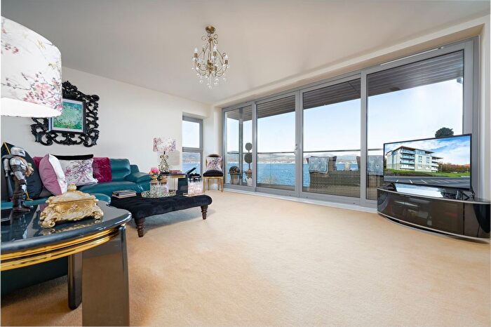 2 Bedroom Flat For Sale In Cloch Road, Gourock, PA19