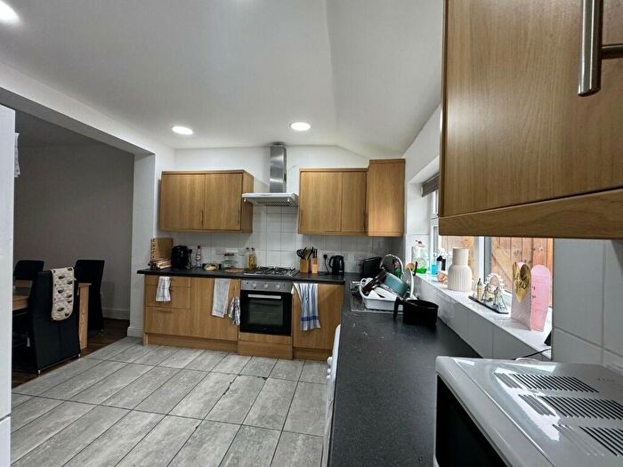 5 Bedroom Semi-Detached House To Rent In Beeston Road, Nottingham, Nottinghamshire, NG7