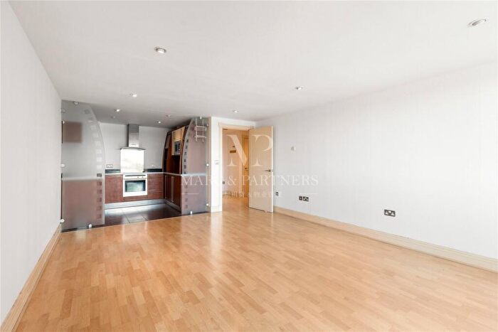 2 Bedroom Apartment To Rent In Apollo Building, Newton Place, London, E14