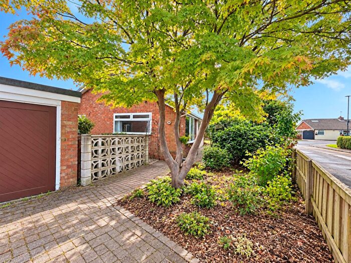 3 Bedroom Detached Bungalow For Sale In Hambleton Way, Huntington, YO32