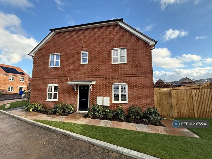 3 Bedroom Semi-Detached House To Rent In Monarch Place, Newington, ME9