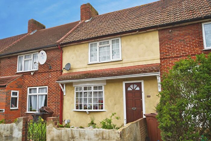 3 Bedroom Terraced House For Sale In Porters Avenue, Dagenham, RM8
