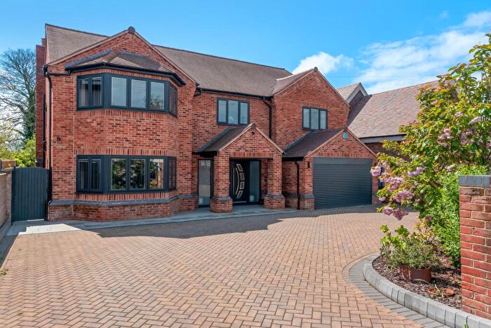 5 Bedroom Detached House For Sale In Loxley Road, Stratford-upon-Avon, CV37
