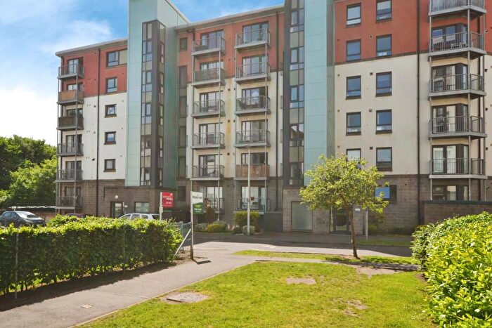 2 Bedroom Flat To Rent In Lochend Park View, Lochend, Edinburgh, EH7