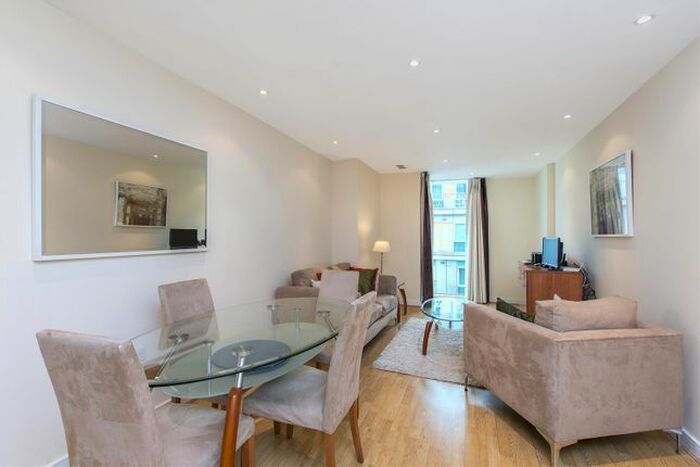 1 Bedroom Flat To Rent In Albert Embankment, Vauxhall, London, SE1