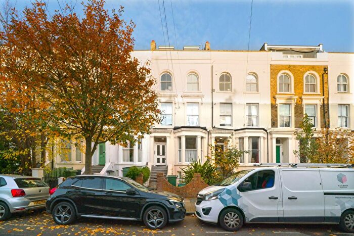 2 Bedroom Flat For Sale In Yonge Park, London, N4