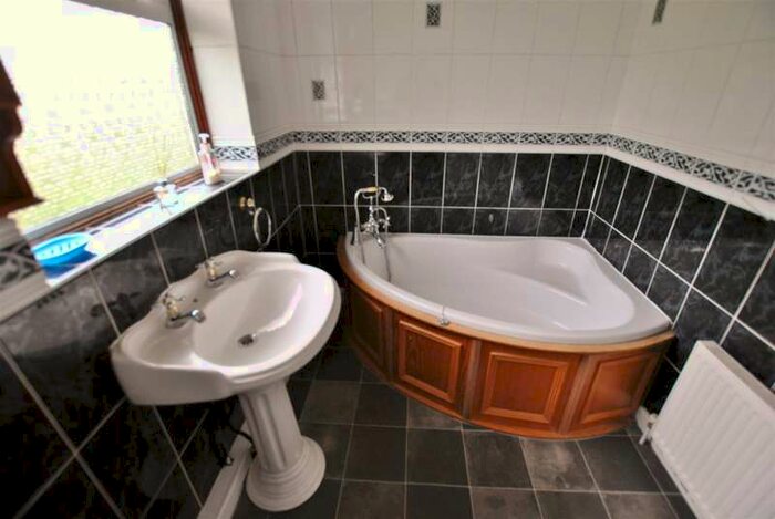 5 Bedroom Semi-Detached House To Rent In Lodge Close, Uxbridge, UB8