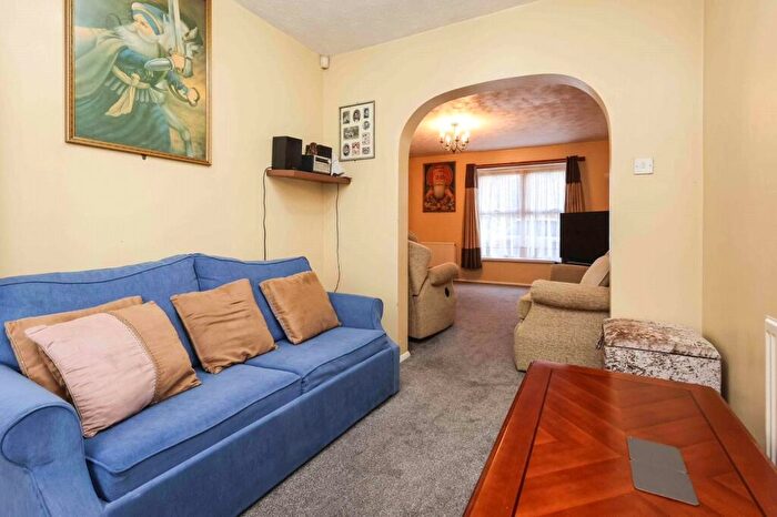 4 Bedroom Detached House For Sale In Small Close, Smethwick, West Midlands, B67
