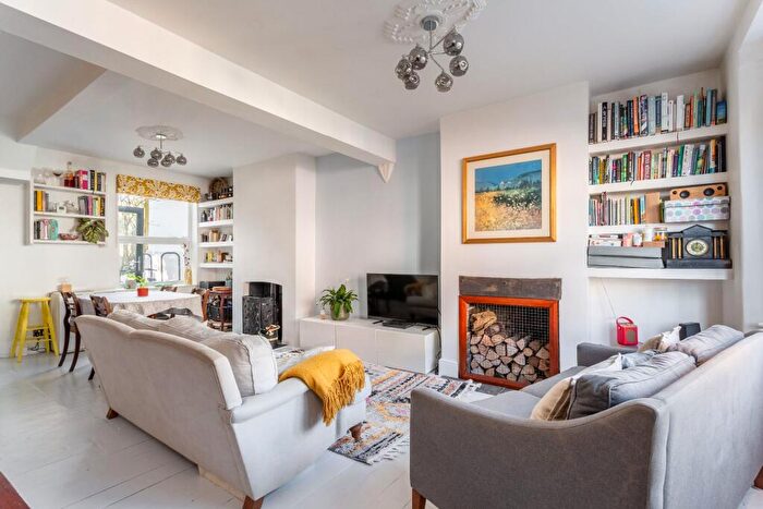 3 Bedroom Terraced House For Sale In Mayo Road, Brighton, BN2