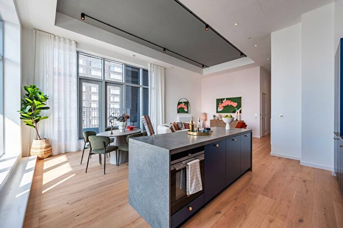 3 Bedroom Flat For Sale In Goodluck Hope, Canary Wharf, E14