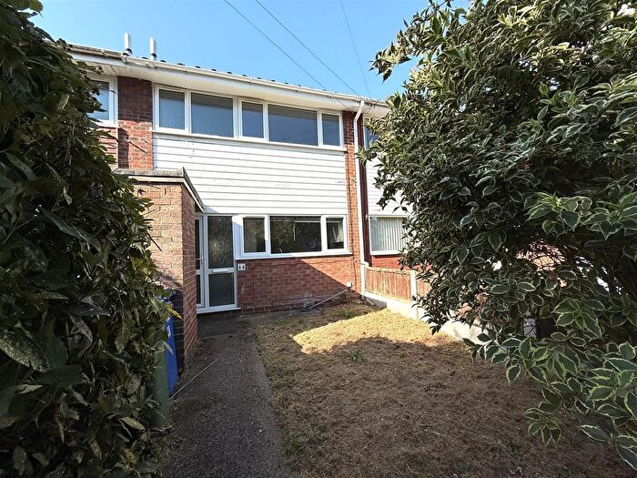 3 Bedroom Terraced House For Sale In Bracken Way, Rugeley, WS15