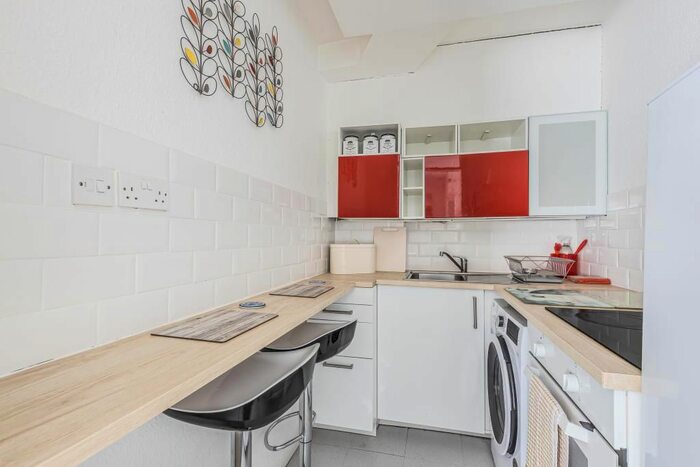 Studio To Rent In Newbury, Berkshire, RG14