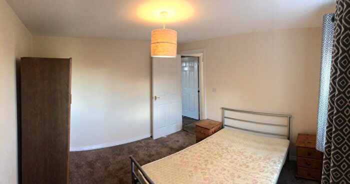 2 Bedroom Flat To Rent In Lentworth Court, Liverpool, Merseyside, L17