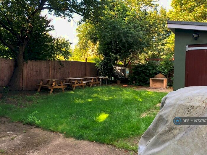 5 Bedroom Flat To Rent In Clifton Road, Kingston Upon Thames, KT2