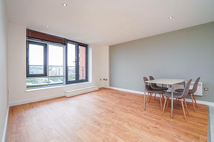 2 Bedroom Flat To Rent In Gotts Road, Leeds, LS12