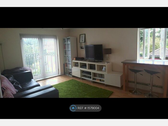 2 Bedroom Flat To Rent In Old School Place, Croydon, CR0