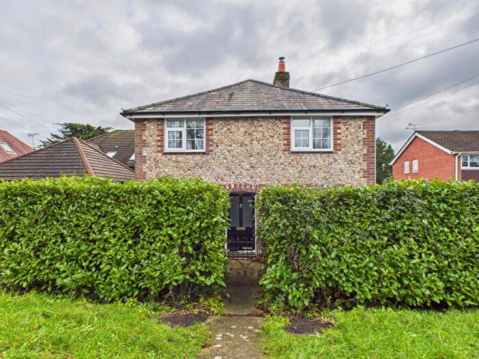 3 Bedroom Detached House To Rent In Portsmouth Road, Waterlooville, PO8