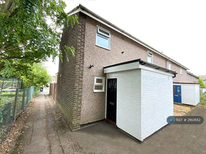 7 Bedroom Detached House To Rent In Hudson Court, Guildford, GU2