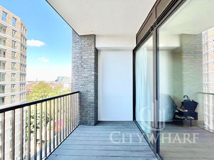 3 Bedroom Apartment For Sale In Emery Way, London, E1W