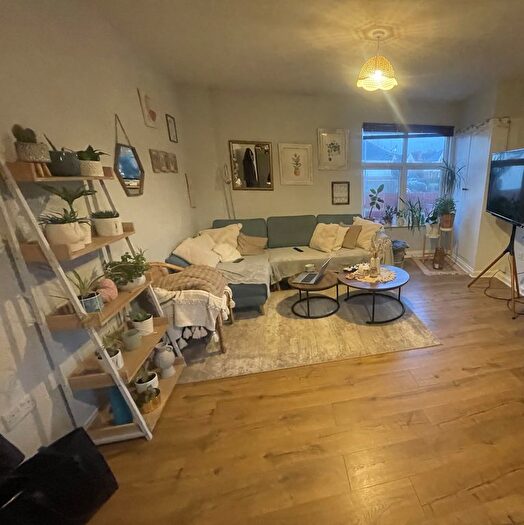 2 Bedroom Flat To Rent In Stamford Street, Glenfield, LE3