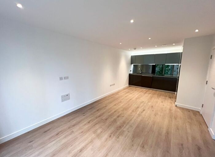 1 Bedroom Flat For Sale In Kempton House, Heritage Place, Brentford, TW8