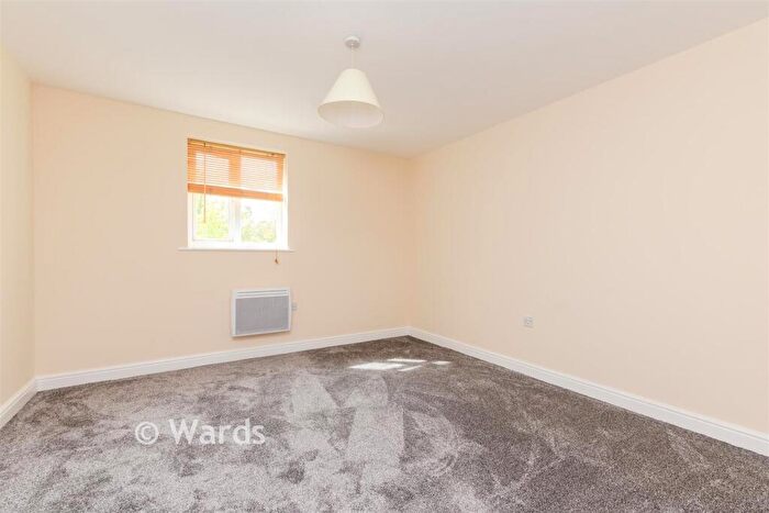 2 Bedroom Flat For Sale In Waterside, Gravesend, Kent, DA11