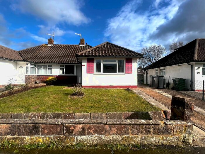 3 Bedroom Bungalow To Rent In Brookside Avenue, Polegate, BN26