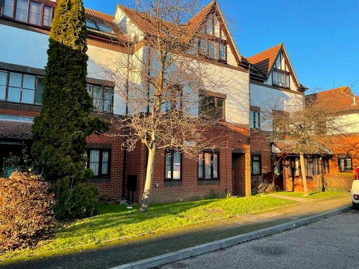 Property To Rent In Grovelands Close, Harrow HA2