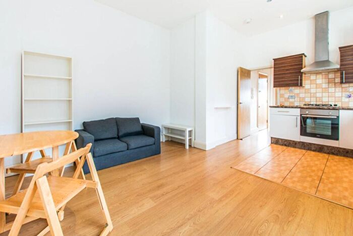 1 Bedroom Flat To Rent In Moray Mews, Finsbury Park, London, N7