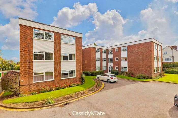 2 Bedroom Apartment To Rent In Lemsford Road, St. Albans, AL1