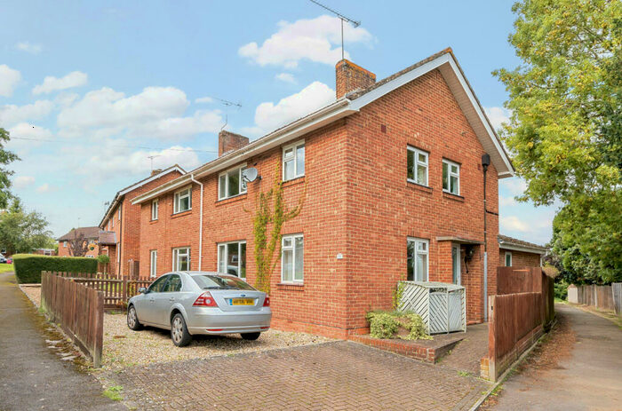 4 Bedroom End Of Terrace House For Sale In Plough Gardens, Broughton, Stockbridge, Hampshire, SO20