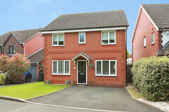 4 Bedroom Detached House For Sale In Mickleton Drive, Hatton Park, Warwick, CV35