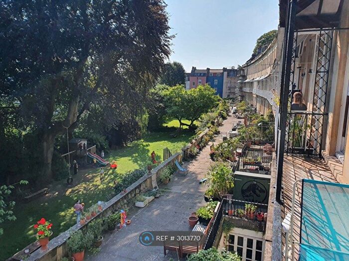 2 Bedroom Flat To Rent In Cornwallis Cres, Bristol, BS8
